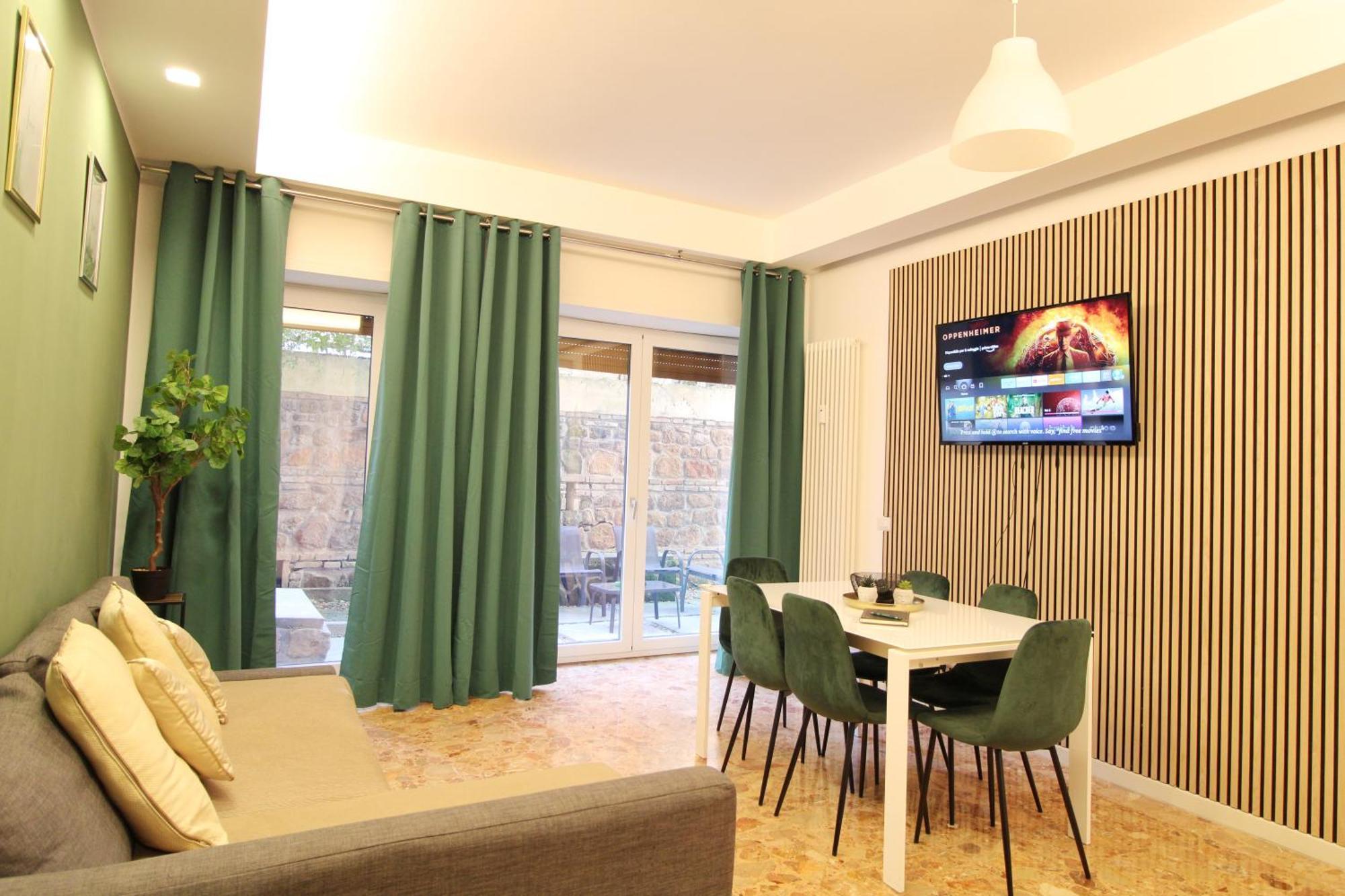 Delicious 2 Bed And Garden By Yh Lejlighed Rom