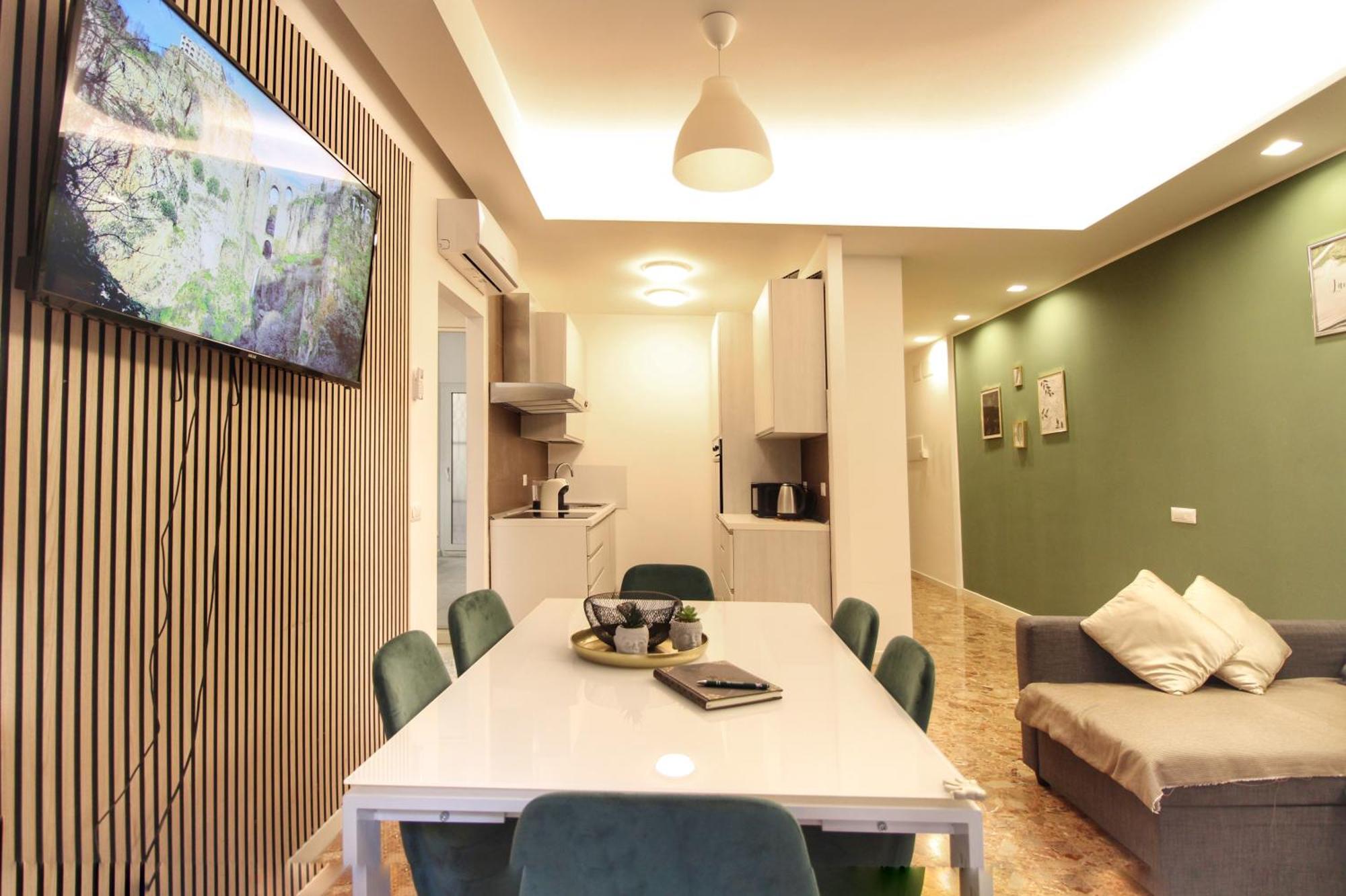 Delicious 2 Bed And Garden By Yh * Rom